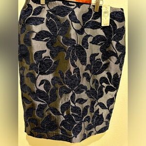 NWT Ann Taylor navy pattered pencil skirt size 6